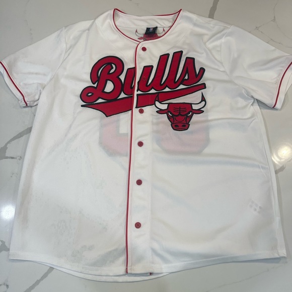 NBA Other - NBA Chicago Bulls Baseball Jersey size XL.